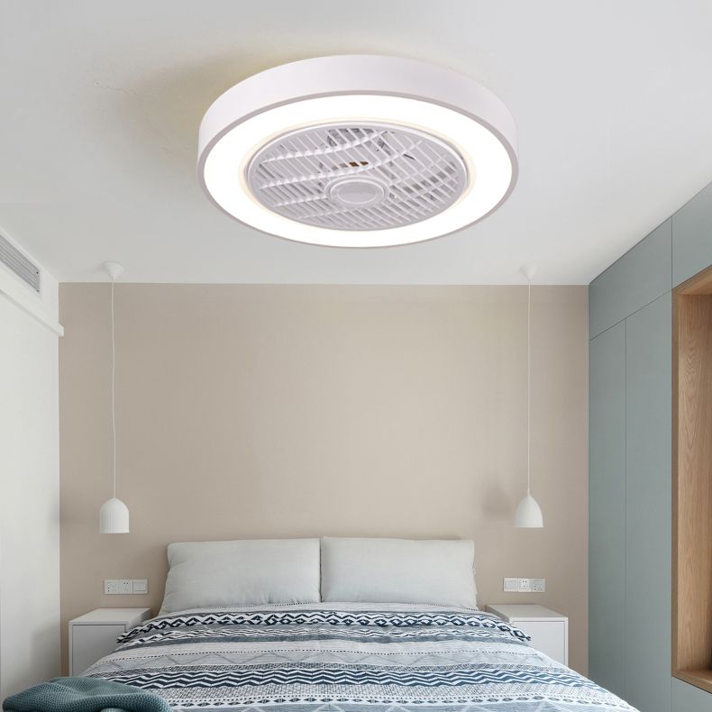 Moderne minimalistische LED -Makkaron Deckenventilator Leichter Eisenkreisendeckenleuchte mit Acrylschatten