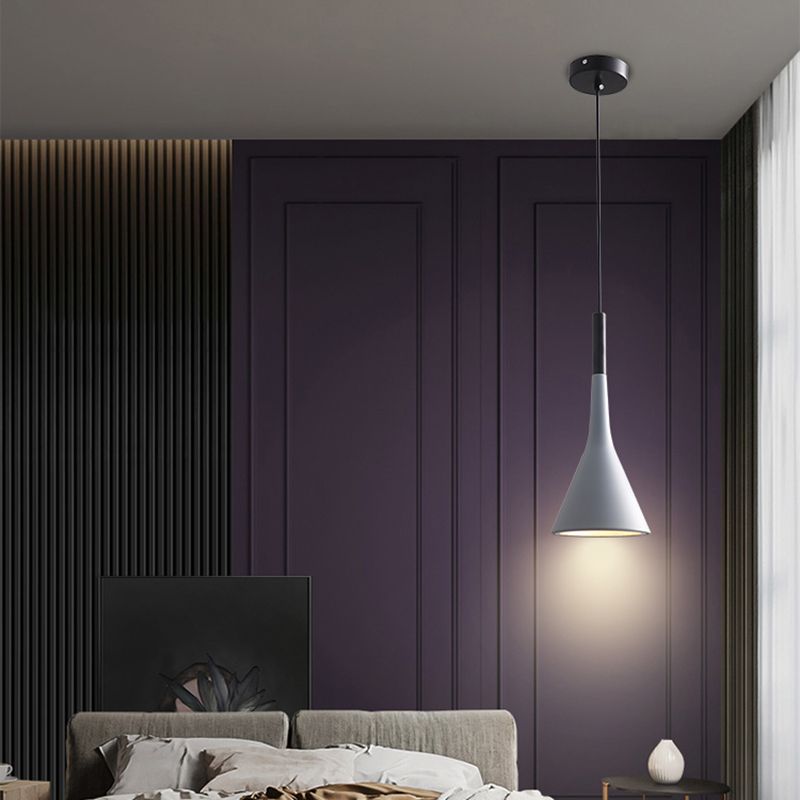 Pendante intérieure minimaliste, Éclairage pendentif en métal nordique à 1 lumière pour chambre à coucher
