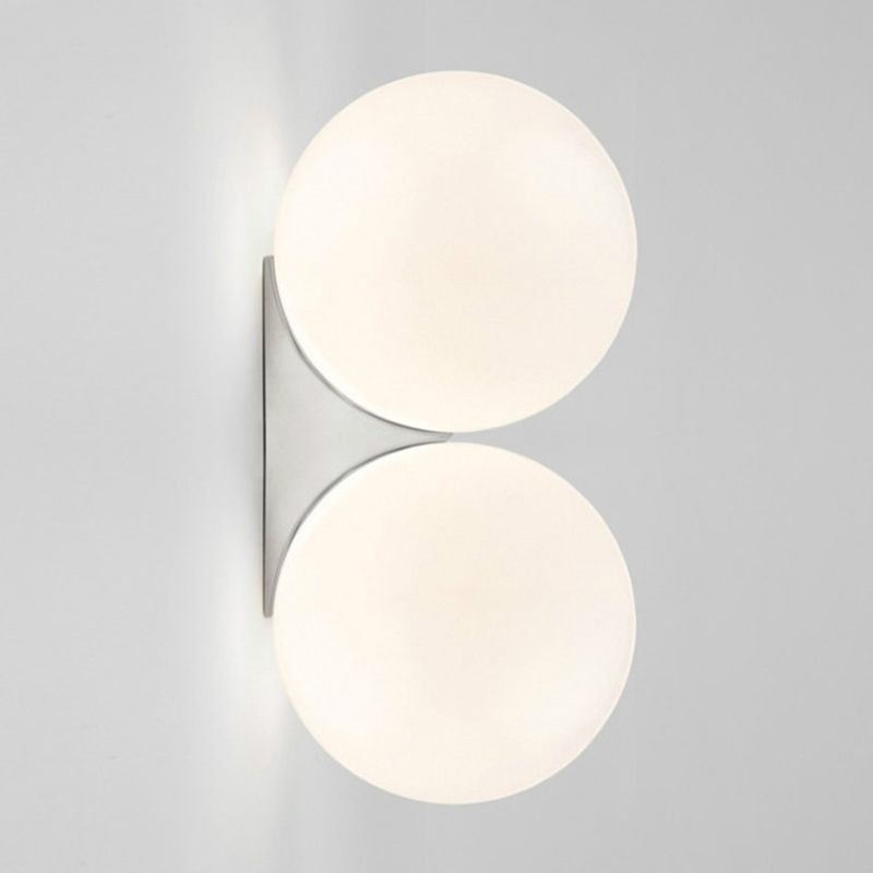 Globe Bedroom LED Wall Sconce in Modern Simplicity Wrought Iron Wall Light with Glass Shade