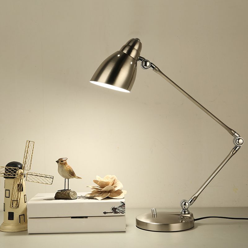 Lampe de table en forme de cloche de fer industrielle une seule étude de bureau avec bras oscillant