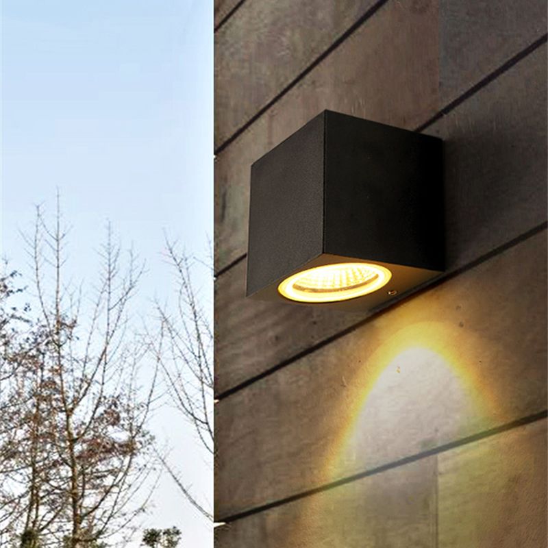 Aluminum and Glass LED Wall Lighting in Black Contemporary Wall Mount Fixture