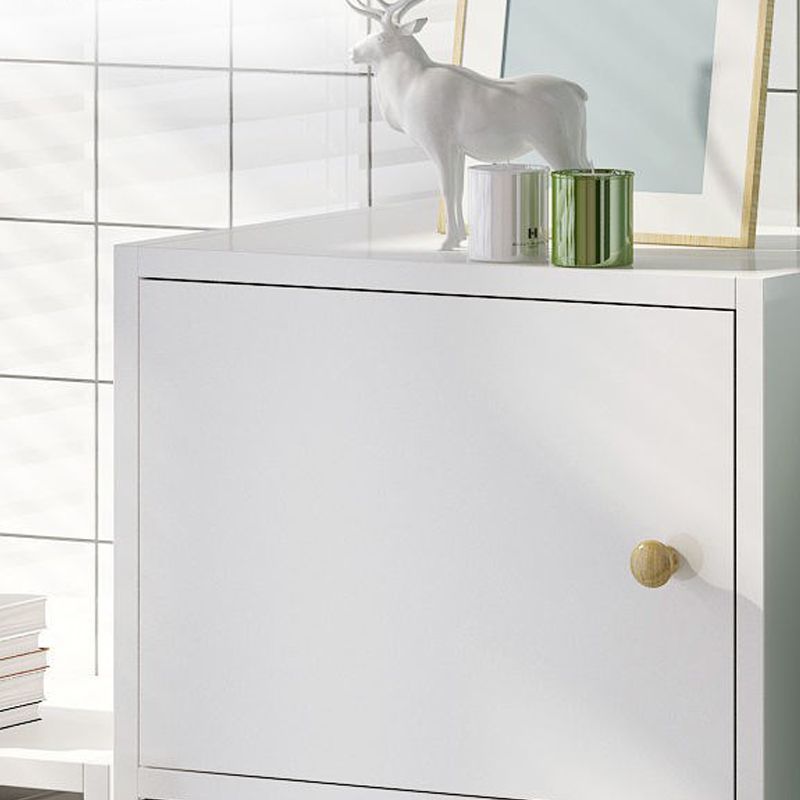 Contemporary Vertical Standard Bookcase Manufactured Wood Bookcase with Doors