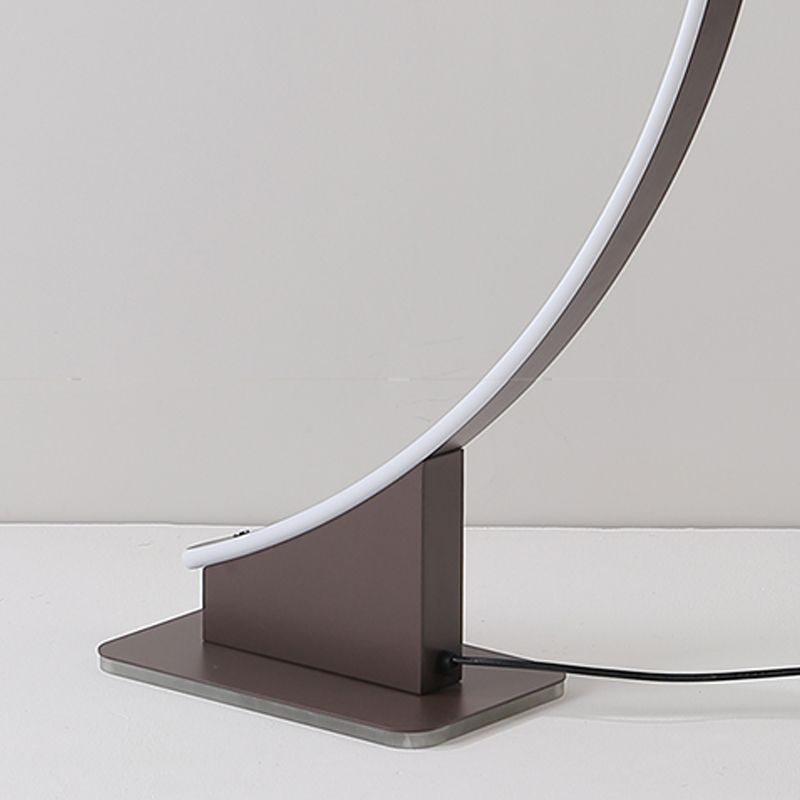 Luce da pavimento a forma lineare in metallo 1 Moderno luce montata sul pavimento leggero