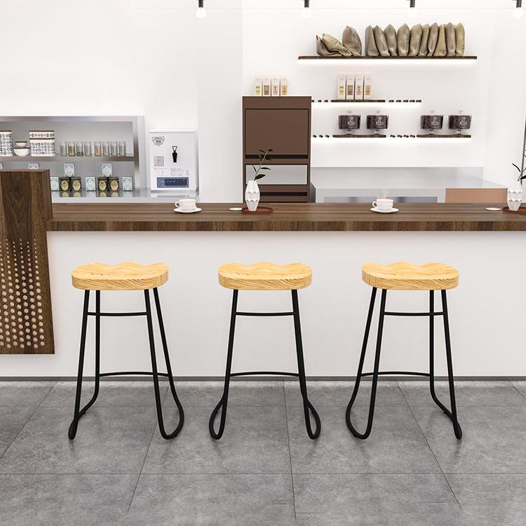 Modern Backrest Counter Stool Iron Milk Tea Shop Bar Stool with Wooden Seat and Pedal
