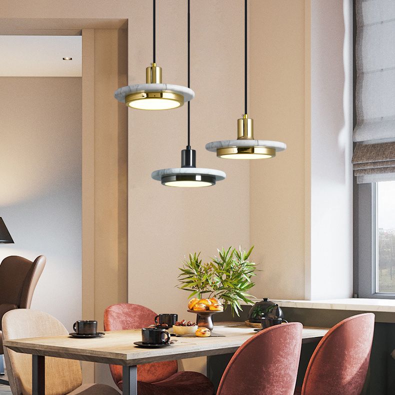Kappengeformte Marmorhängeblocke Leuchte minimalistische LED -Anhängerbeleuchtung für das Restaurant