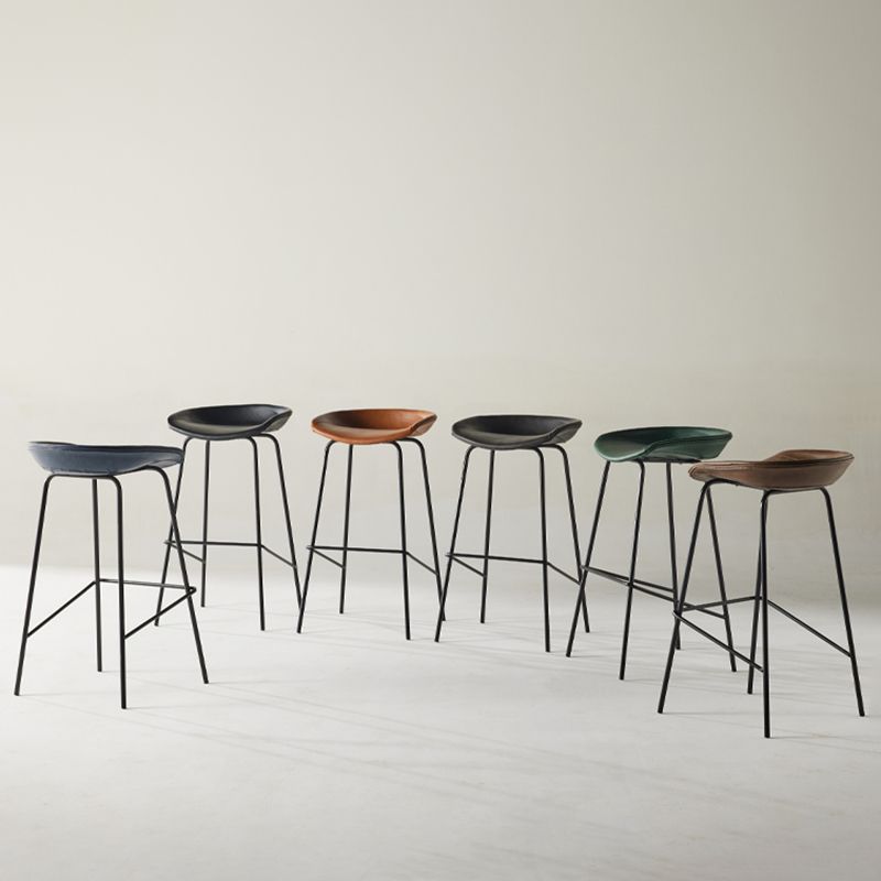 Modern Style Iron Bar Chair with Footrest Low Back Simple Bar Stool