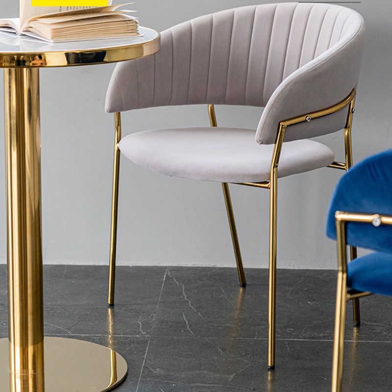 Scandinave Style Open Back Dining Catt Widing Couber Chaises de salle à manger avec des jambes dorées