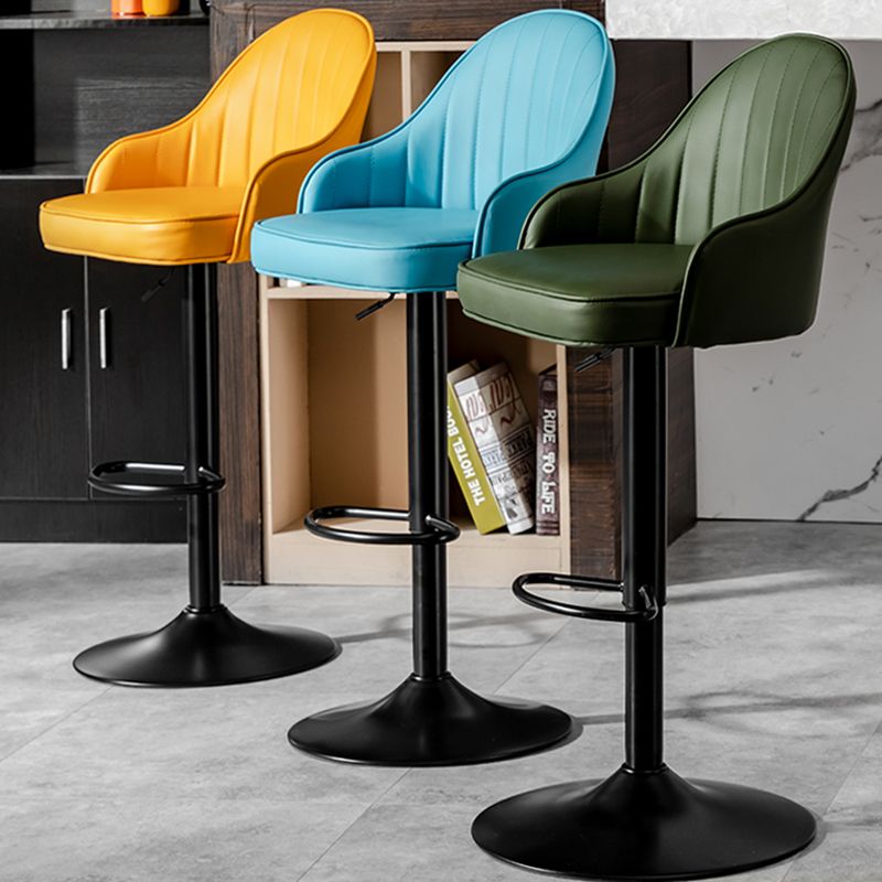 Barhocker im Industriestil, Eisenbeine, Ledersitz für Restaurantbar