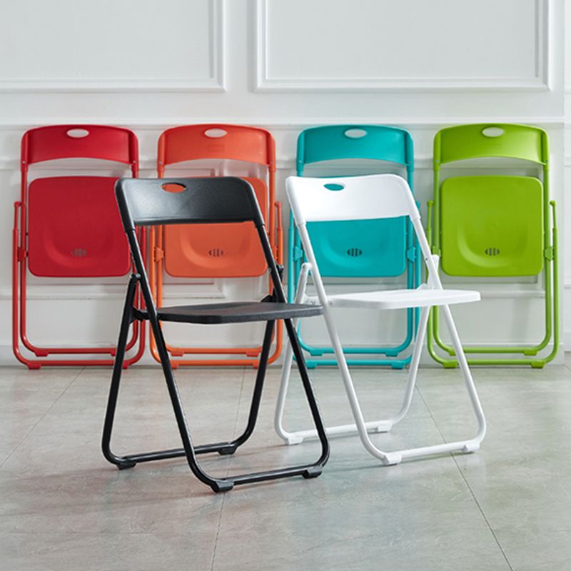 Chaise de salle à manger contemporaine en plastique, chaise à dossier ouvert avec 4 pieds pour usage domestique