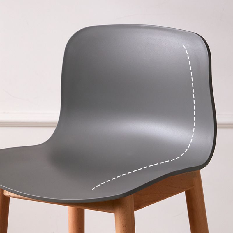 Modern Low Back Stool Plastic Footrest Bar Stool with Solid Wood Legs