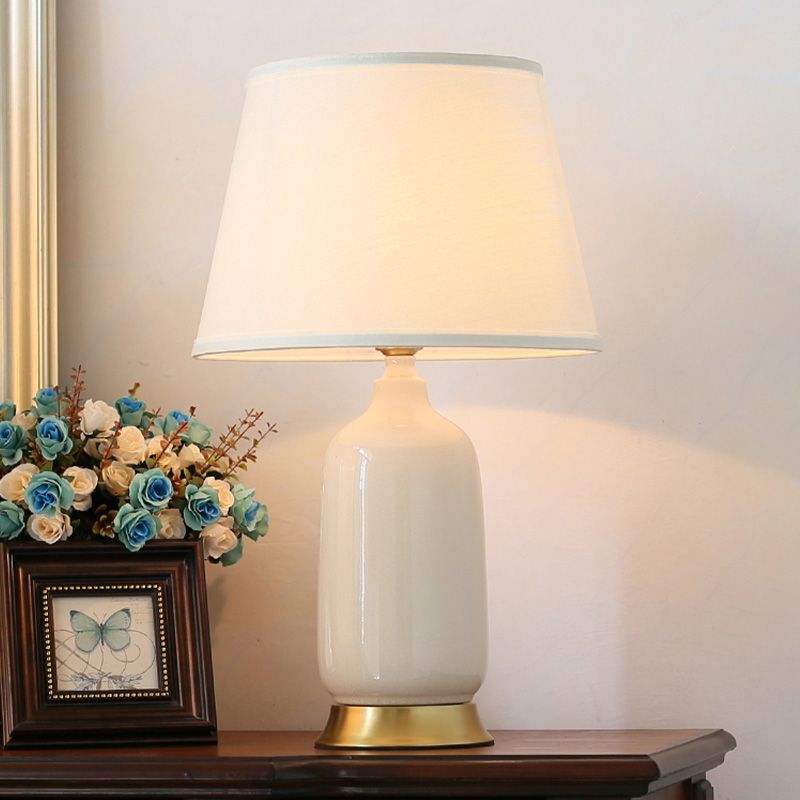 Conical Table Lamp Simplicity Style Fabric Shaded Table Light for Bedroom