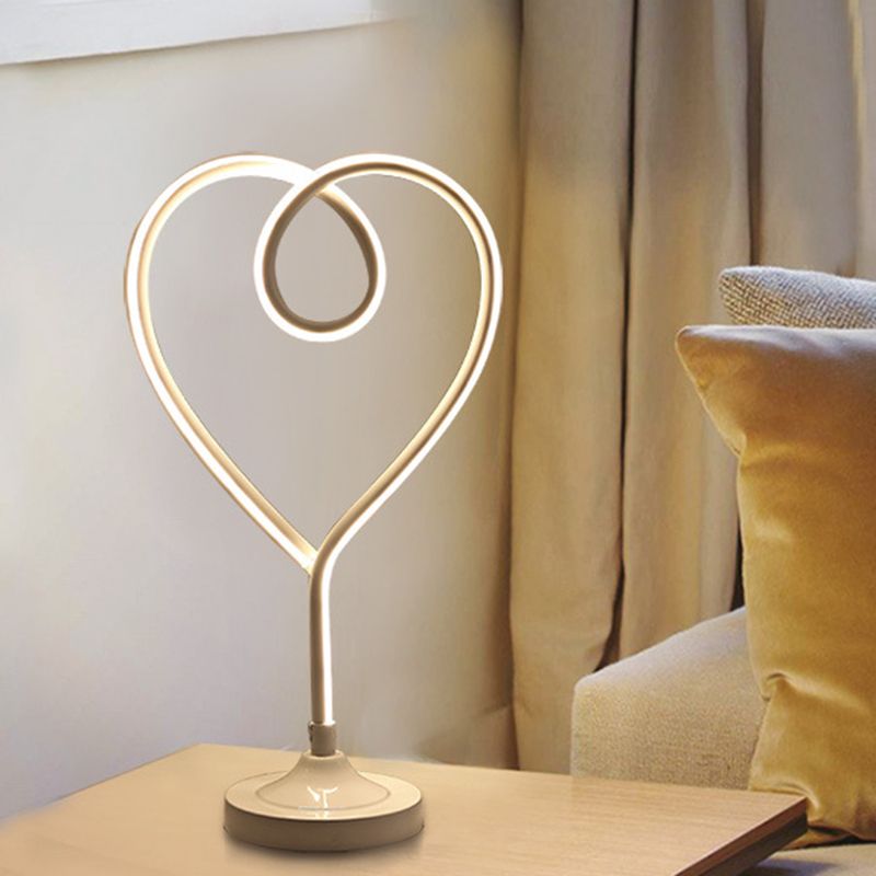 LED Wohnzimmer Schreibtisch Licht zeitgenössischer Gold/Weiß -Aufgabenbeleuchtung mit Herz Acrylschatten