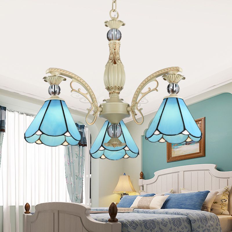 Blauw glas geschulpte kroonluchter mediterrane eetkamer plafond suspensielamp