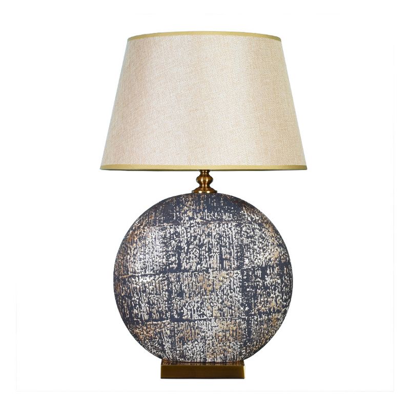 Stof beige tafel licht taps toelopend 1 kop woonkamer nachtkastje lamp met verontruste ronde basis