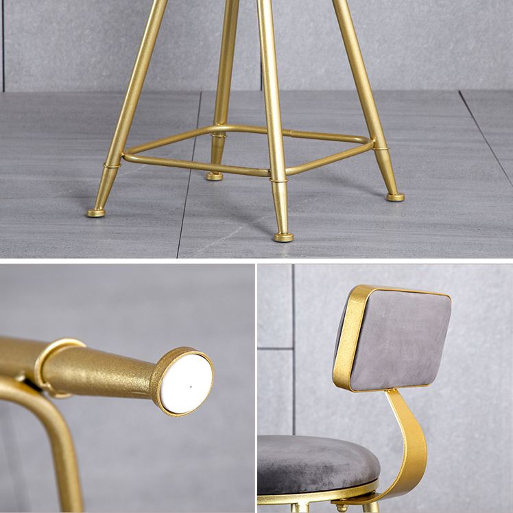 Tabouret de comptoir sans accoudoirs avec dossier Glam, tabouret de bar en fer pour salon de beauté avec coussin en daim