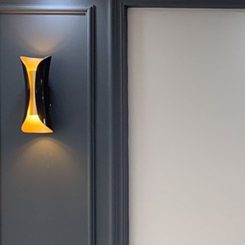 Metal Geometric Shape Wall Lighting Modern Style 2 Lights Wall Mounted Light Fixture