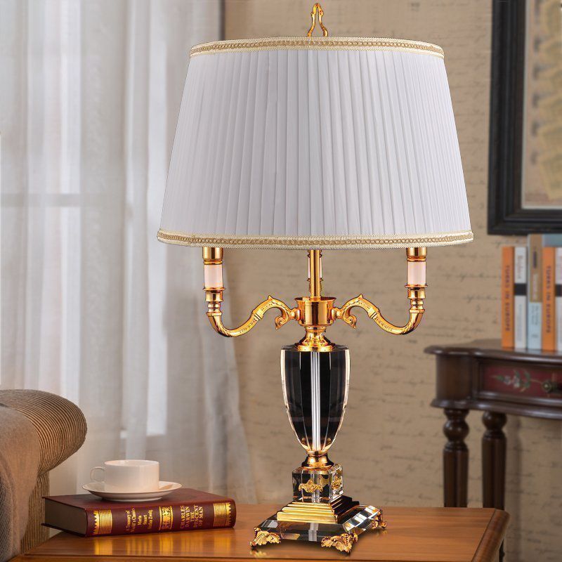 Weißer Drum Shade Schreibtisch hell modern