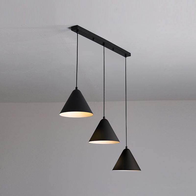 3 lumières Nordic Pendante Lighting Conical Drop Laut avec de l'ombre en métal pour salle à manger