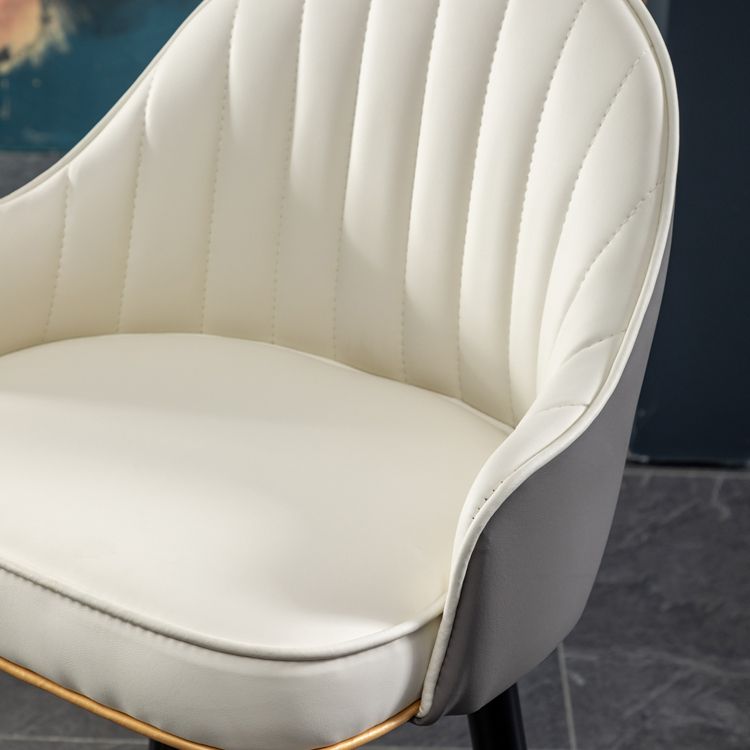 Zeitgenössische Barhocker aus Metall und Leder für den Innenbereich, Barhocker mit Fußstütze und niedriger Rückenlehne
