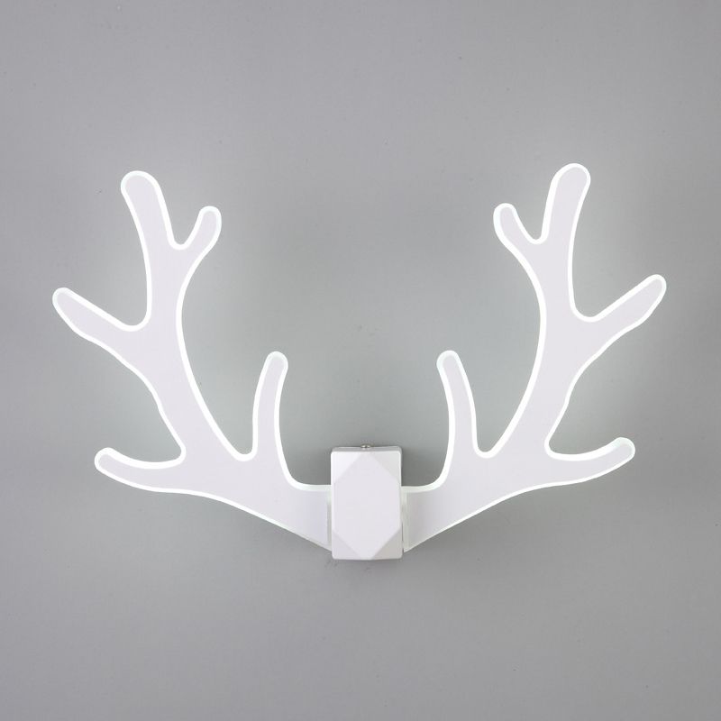 Éclairage mural en métal de forme unique