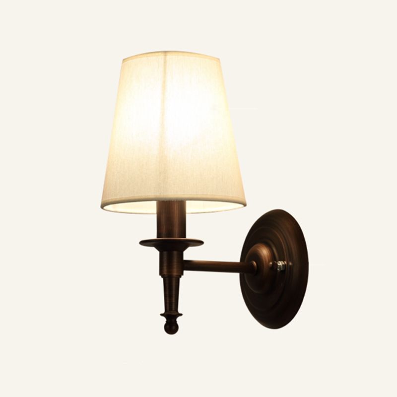 Enkele wandmontage Licht Minimalisme Taps toelopende trommelstof Wandverlichting voor gang