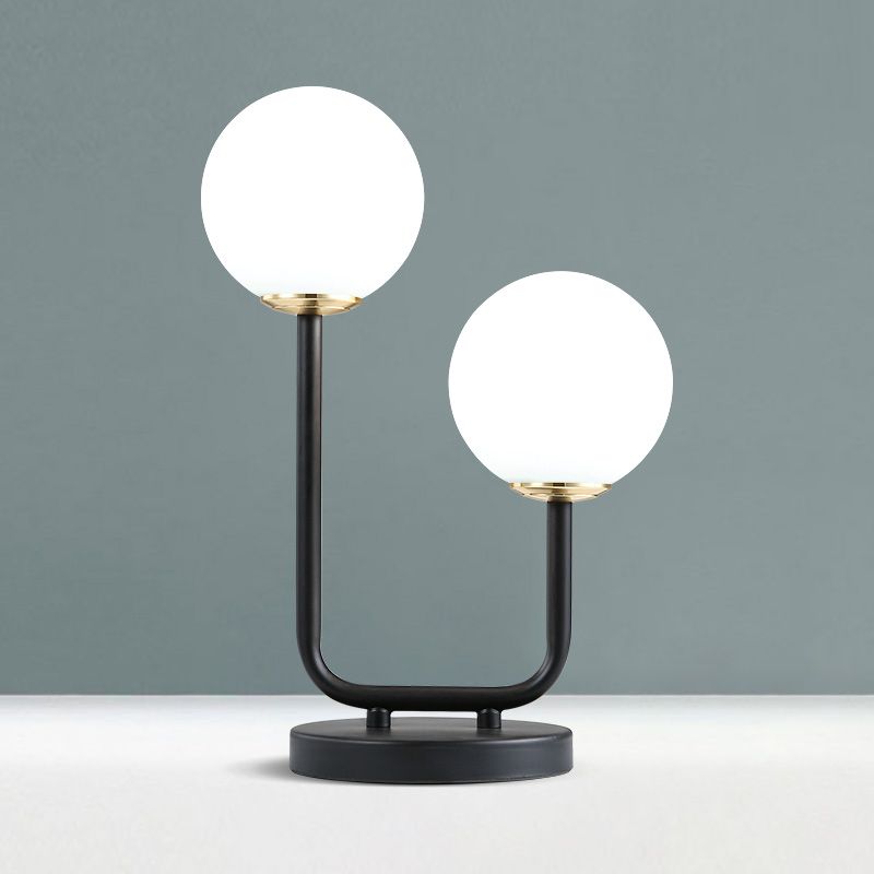 2 heads tavolo da letto leggero lampada da scrivania nera moderna con tonalità in vetro opale globo