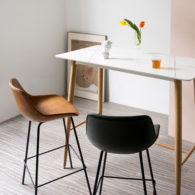 Tabouret de bar en cuir et métal noir, tabouret de comptoir scandinave à dossier bas Bristol avec siège baquet