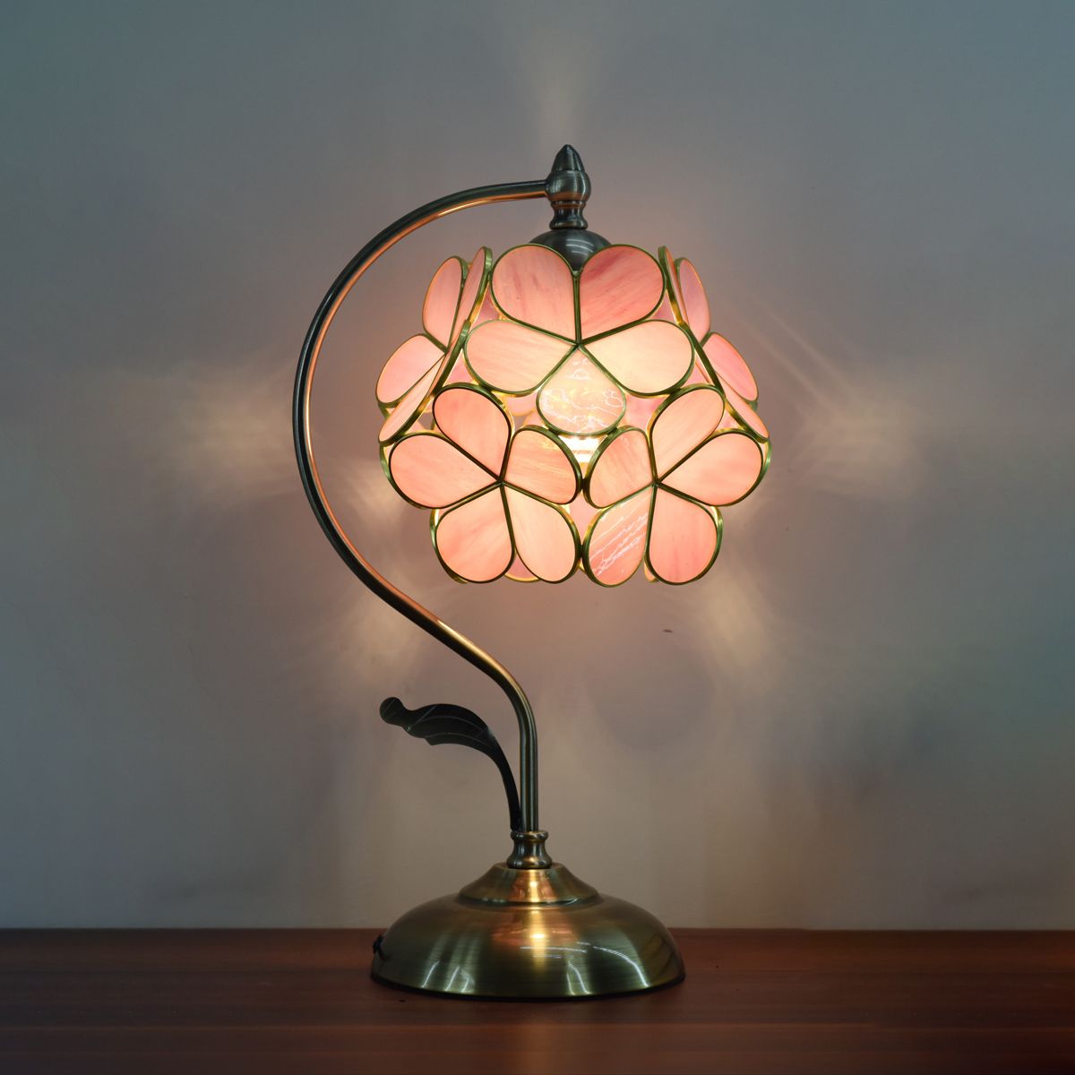 Lampe de table de nuit à fleur de fleur en cluster Tiffany Style Glass Nightstand lampe pour chambre à coucher
