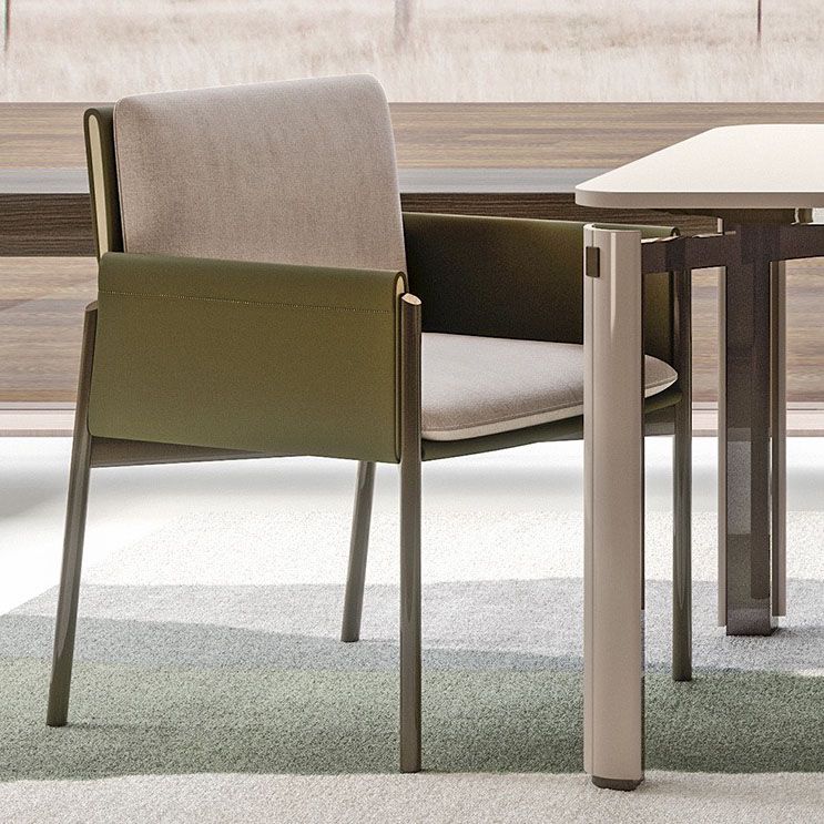 Silla de comedor tapizada con respaldo sólido de restaurante estilo diseñador