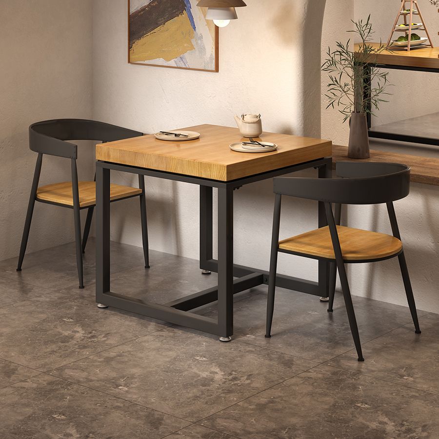 Mesa de comedor de madera maciza de estilo industrial Mesa cuadrada marrón con base de metal para comedor