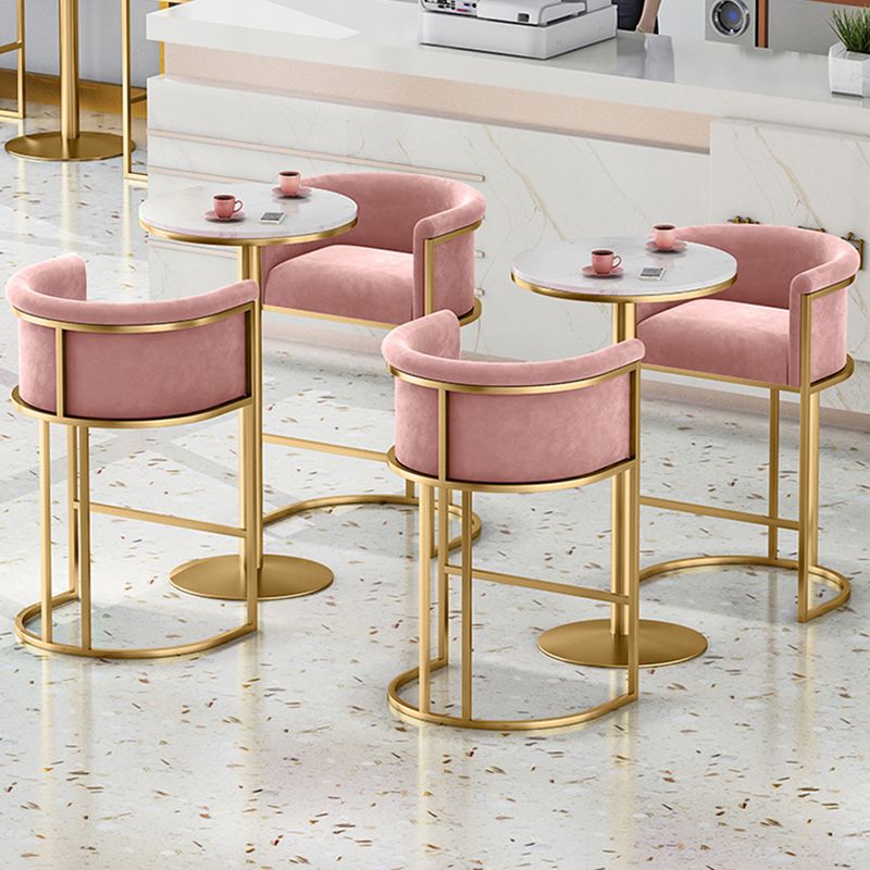 Taburete de bar con respaldo sin brazos Glam, taburete de bar de hierro para joyería con cojín de terciopelo