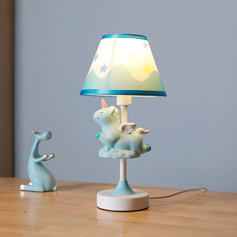 Cartoon 1 lichte tafelverlichting met stofschaduw conisch roze/blauw/gouden eenhoorn nachtkastje lamp voor studieruimte