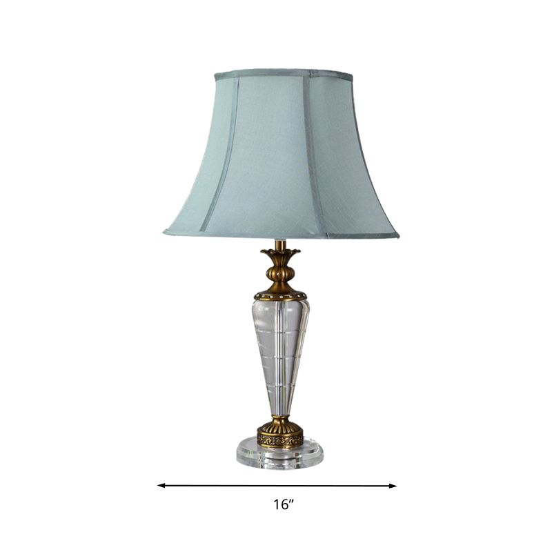 Lámpara de mesa de noche cónica Countryside, lámpara de mesa de tela de una sola bombilla en azul para dormitorio con base de cristal