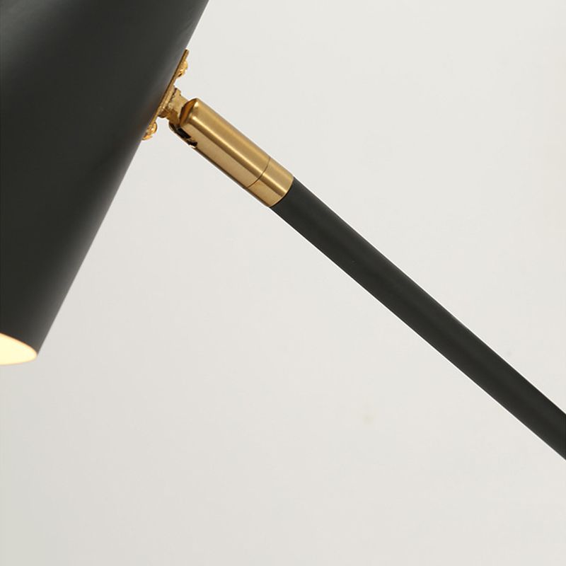 Lucinas de luz de pared cónica de estilo moderno lámparas de pared de 1 luces de metal en negro