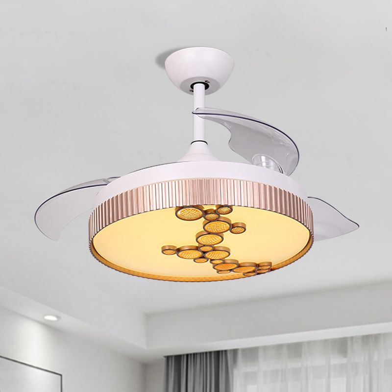 42 "Breedte Acryl Drum Semi Flush Mount Contemporary White 3 Blades LED -plafondventilator Licht met bellendecoratie