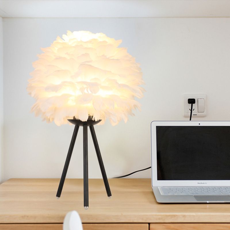 1 tête de salon table claire lampe de bureau blanc moderne avec une teinte en tissu de fleurs