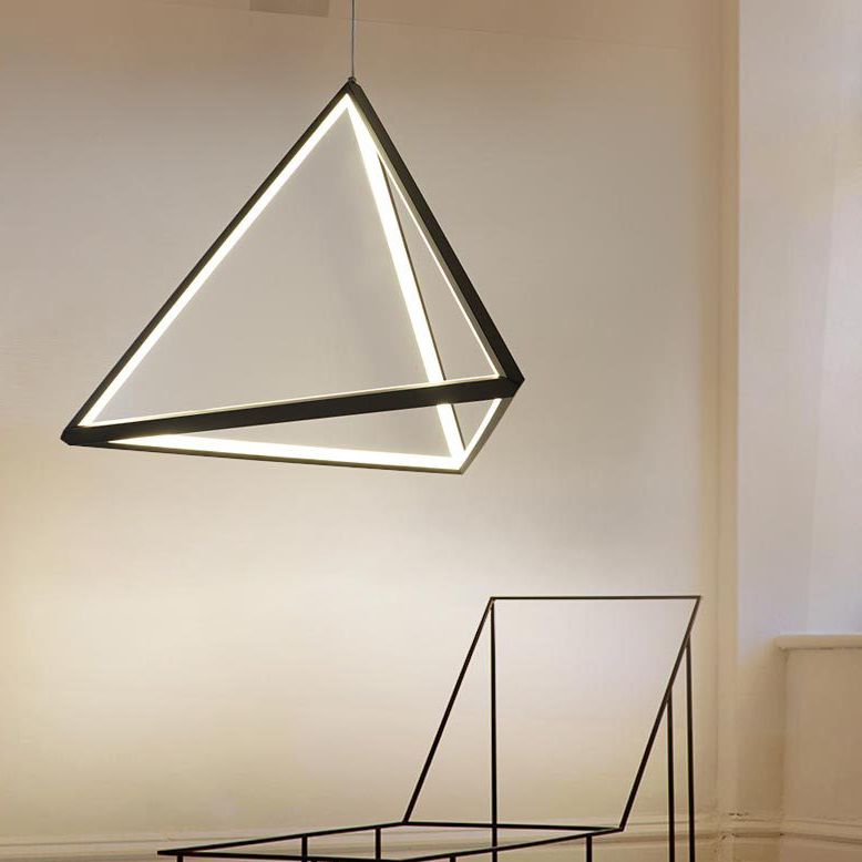 Driehoek hanger lamp hedendaagse stijl lineaire vorm metallic hangend licht
