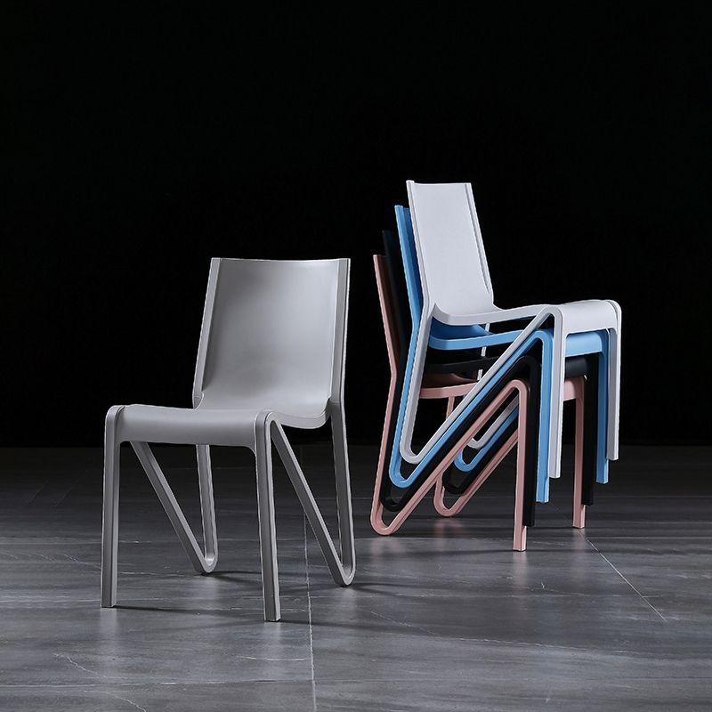 Chaise latéral de maison scandinave solide en plastique multicolore