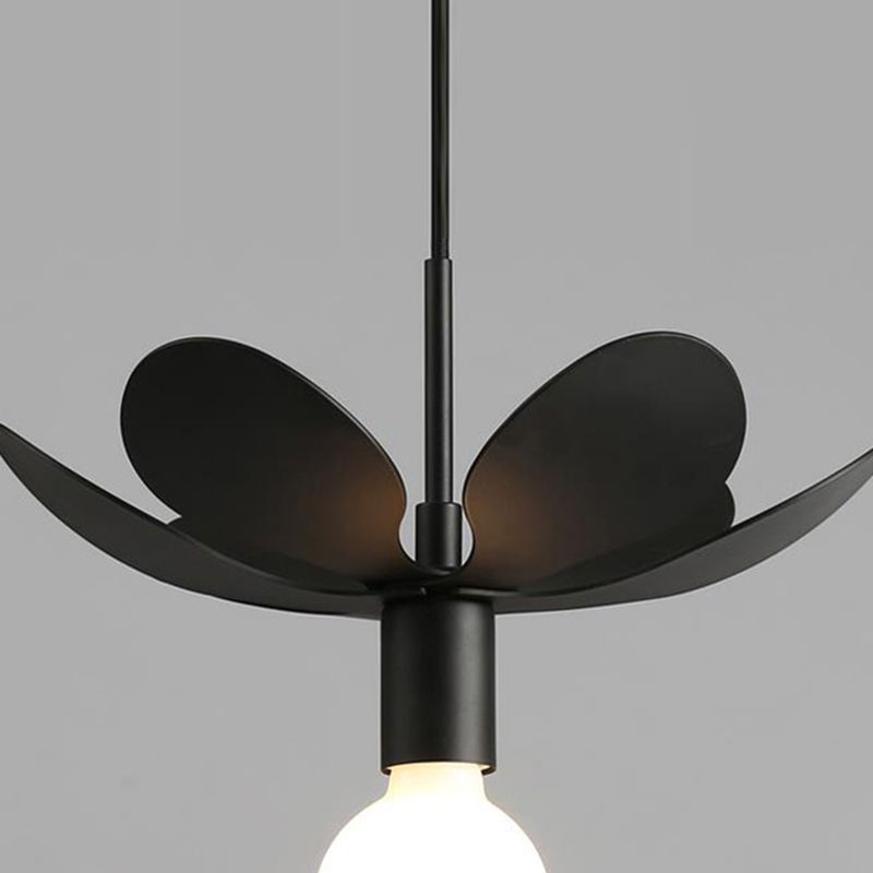 Lámpara de techo mínima de 12 "/19.5" de ancho con sombra de metal de flores 1 Luz de colgante negro/blanco ligero para sala de estar