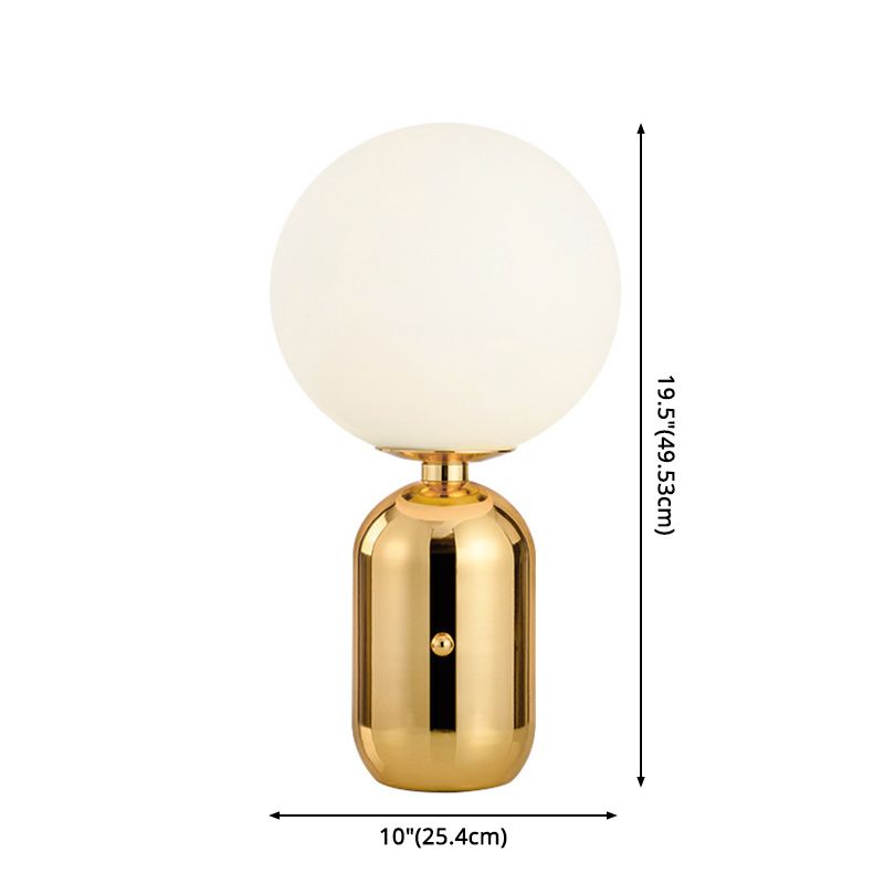 Lampada da tavolo globo in vetro bianco latte Lampada da comodino modernista in oro a 1 luce per comodino