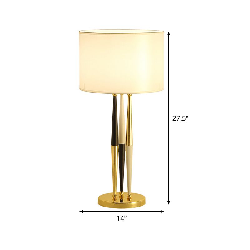 Tambour-tissu table de nuit Éclairage de style moderne en métal 1-tampon lampe de chevet de salon en blanc