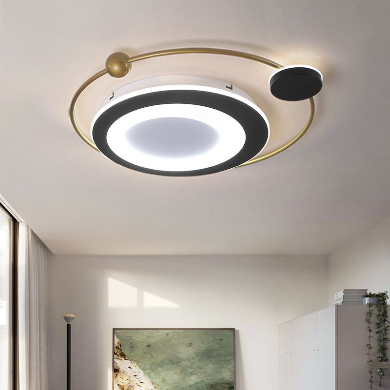 Round Bedroom Flush Mount Light Fixture Metal 16.5"/20.5" W LED Modernism Ceiling Flush in Black and Gold, Warm/White Light