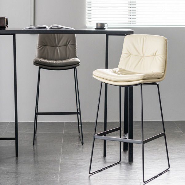 Scandinavian Armless Beauty Salon Stool Matte Finish Upholstered Bar Stools