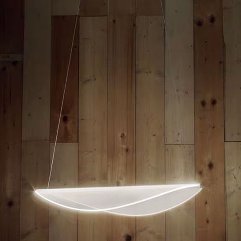 Luce a sospensione a forma di foglia acrilica Simplicità Sospensione LED bianca per la camera da letto