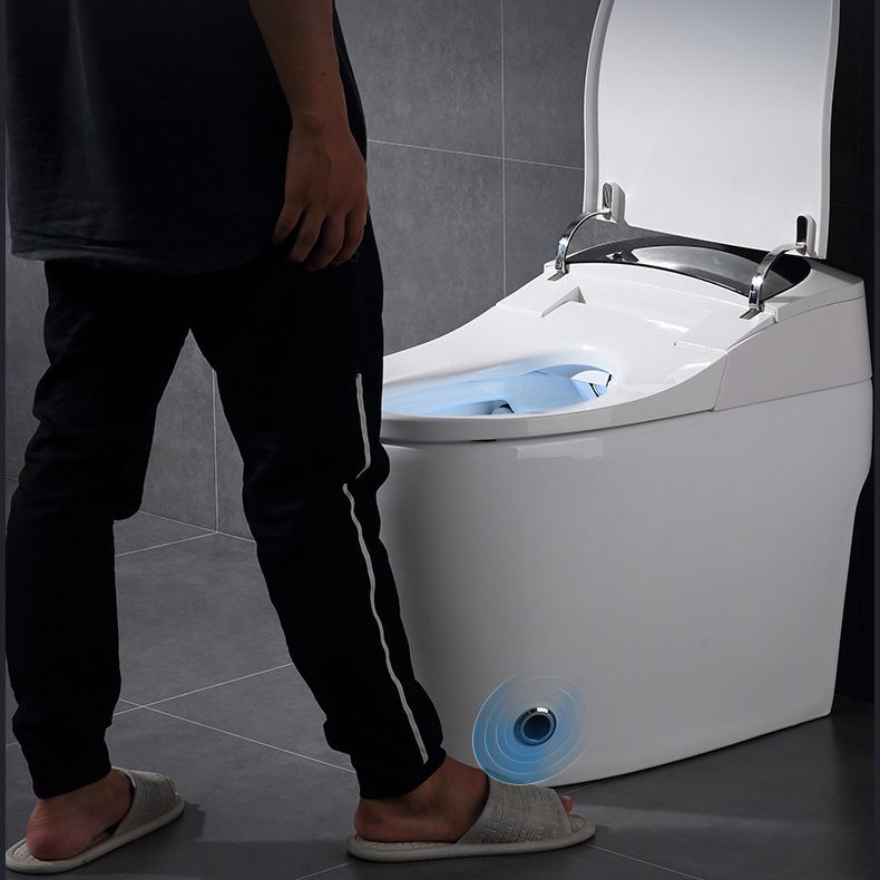 Modern One Piece Toilet Floor Mounted Toilet Bowl with Seat for Washroom