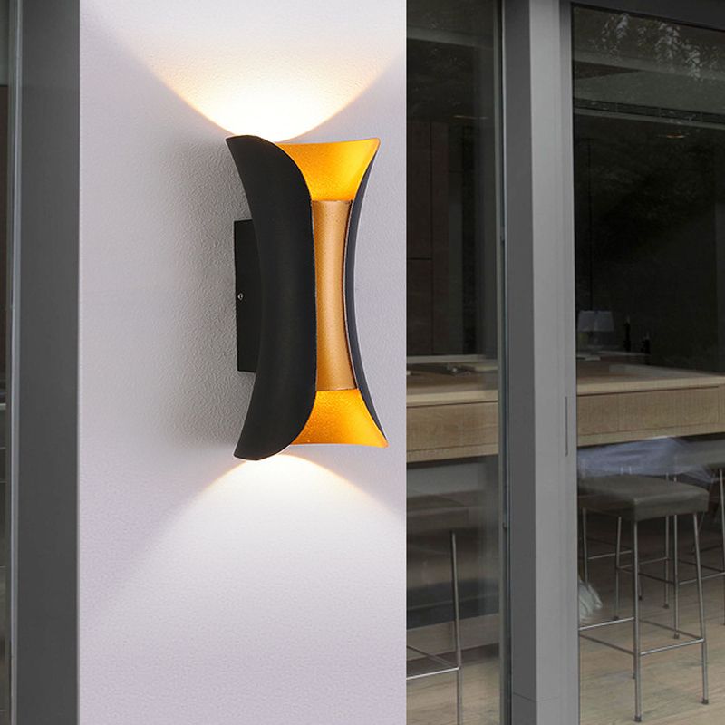 Geometrische Form Metall Wandleuchte moderne Stil 2 Lichter Wandhalterung Licht in Schwarz