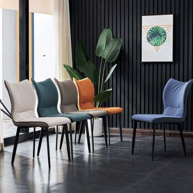 Chaises de salle à manger contemporaines en cuir PU, chaises latérales à dossier solide sans accoudoirs pour usage domestique
