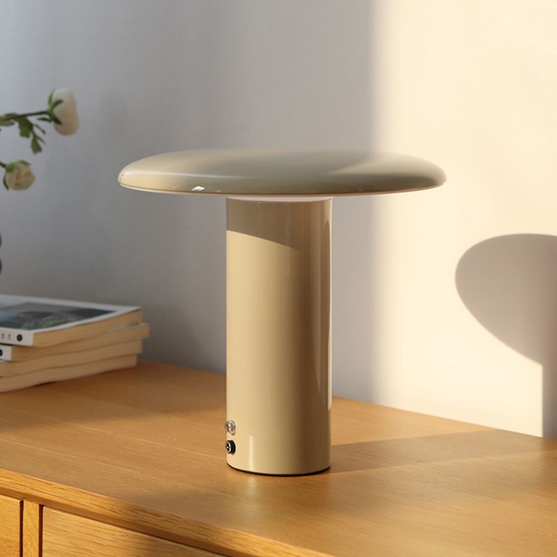 Cercle Table Light Style moderne Metal Night Table Lampe pour le chevet
