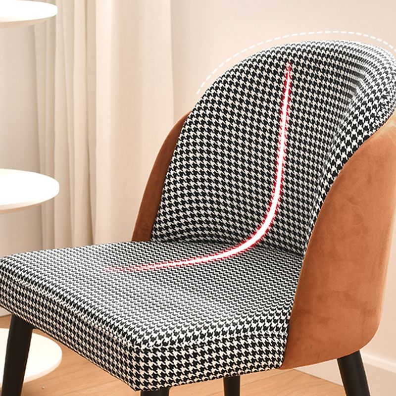 Silla de comedor de metal de estilo nórdico, silla tapizada de comedor de tela para uso doméstico