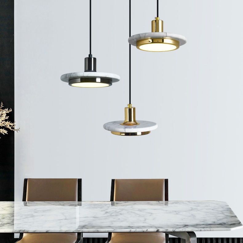 Kappengeformte Marmorhängeblocke Leuchte minimalistische LED -Anhängerbeleuchtung für das Restaurant